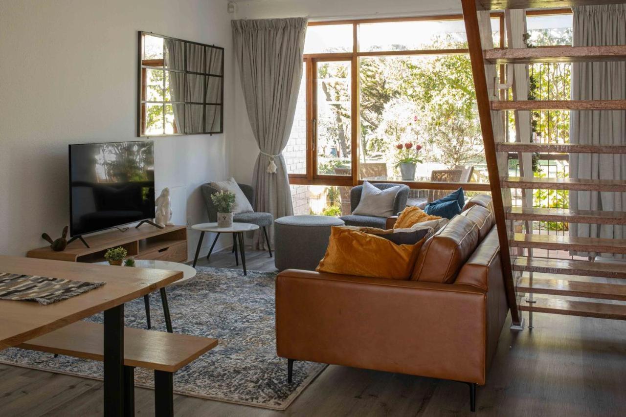 Apartment Your Own Space In The Leafy Cape *