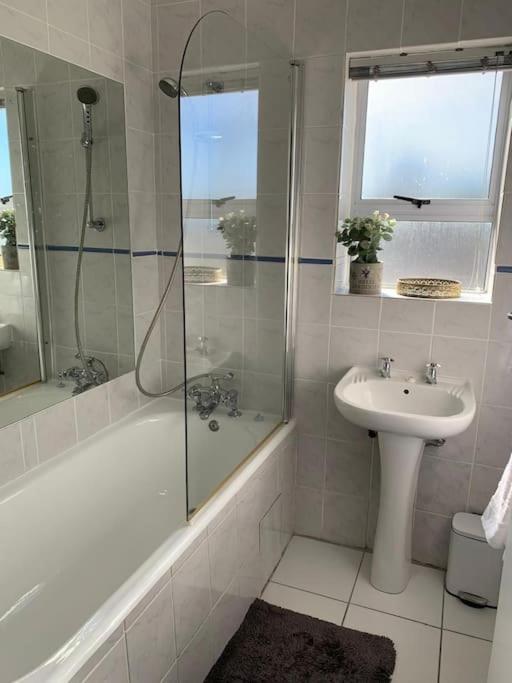 Your Own Space In The Leafy Cape Apartment