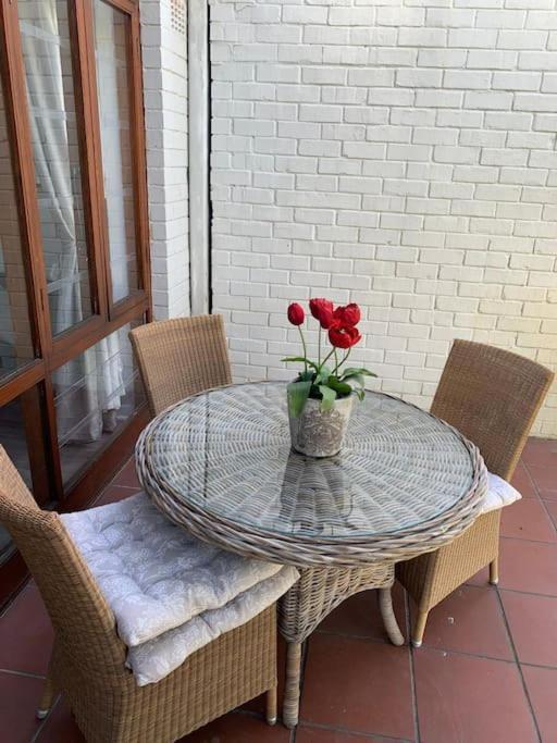 Apartment Your Own Space In The Leafy Cape Cape Town