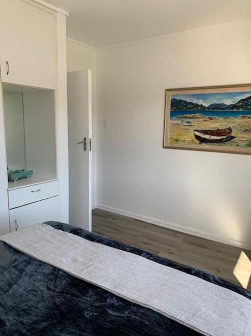 Your Own Space In The Leafy Cape Apartment